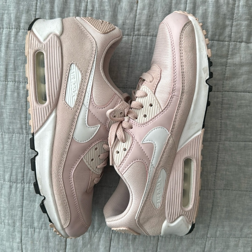 Women’s Nike Air Max 90 blush pink 10